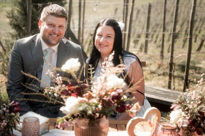 kleine-hochzeit-maerz-tipps-ideen-fruehlingshochzeit-weingarten-resort