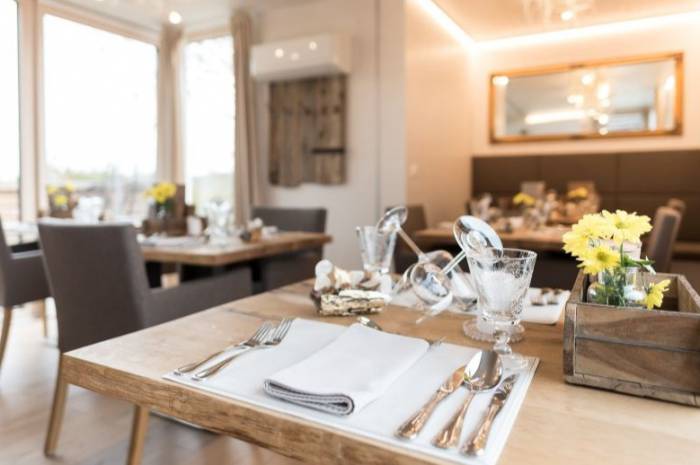 firmen-weihnachtsfeier-speisemanufaktur-unterlamm-tisch