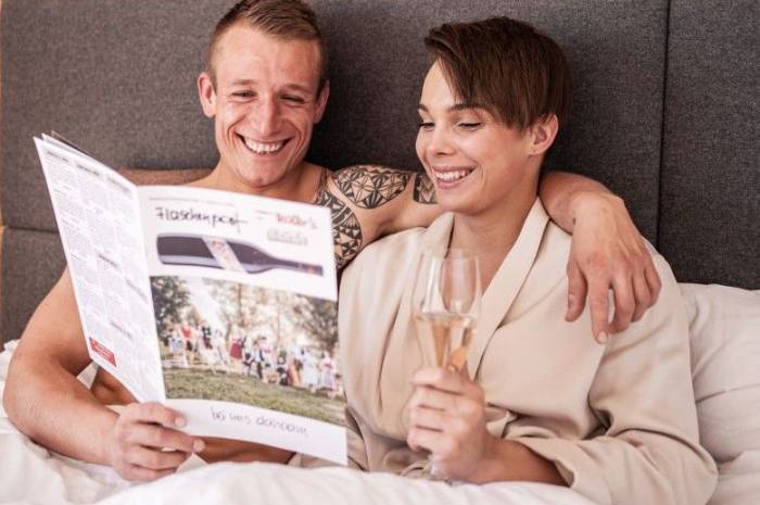 ostern-angebot-romantikurlaub-chalet-weingarten-resort-unterlamm-pyjama-fruehstueck-candle-light-dinner