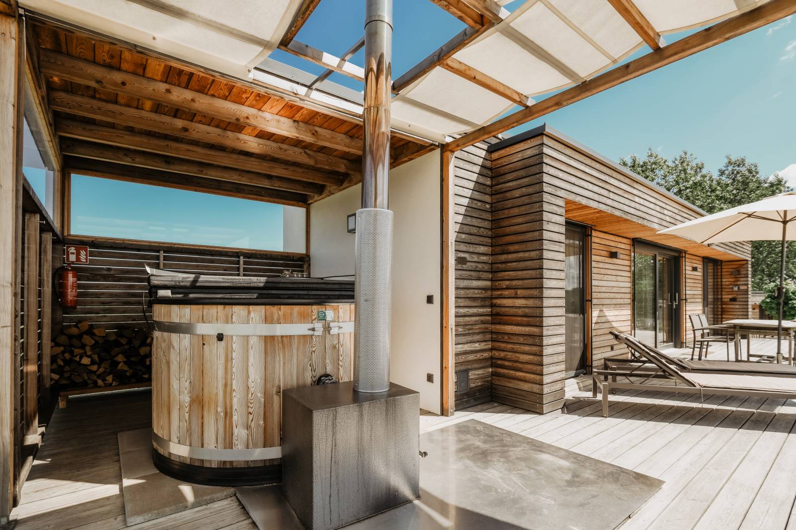 Romantikurlaub mit Wellness Symbolfoto