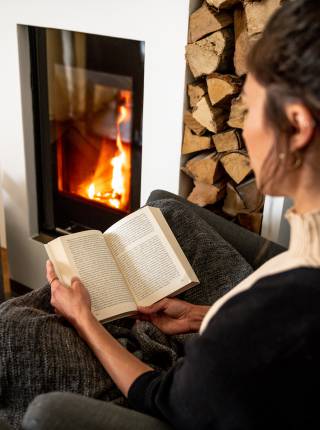 Romantikurlaub mit Kamin Symbolfoto