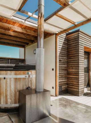 Romantikurlaub mit Wellness Symbolfoto