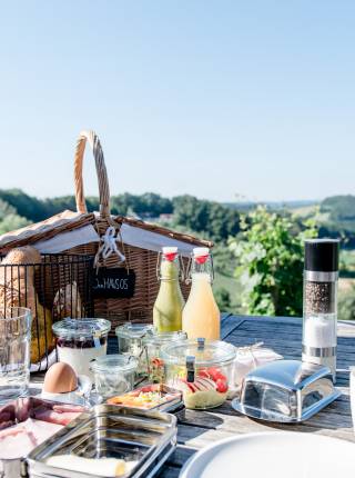 Chalet mit Frühstück in Österreich Symbolfoto