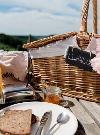 Chalet mit Frühstücksservice Symbolfoto