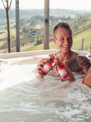 Chalet mit Jacuzzi und Sauna Symbolfoto