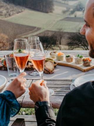 Privatsphäre, Genuss & Romantik – Adults Only Urlaub in der Steiermark Symbolfoto