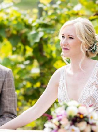 Kleine Hochzeit im Grünen Symbolfoto