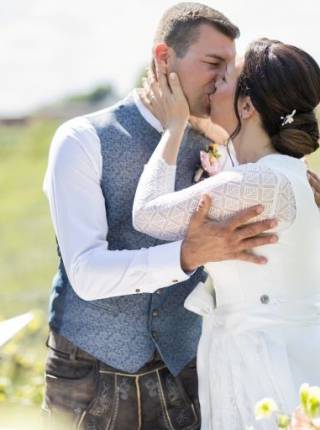 Stressfreie kleine Hochzeit Symbolfoto