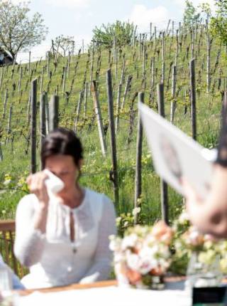 Standesamtliche Trauung im Freien Symbolfoto