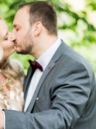 Wie plane ich eine kleine, intime Hochzeit ohne großen Stress? Symbolfoto