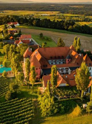 Hotel nahe Weinschloss Thaller Symbolfoto