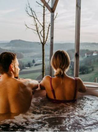 Kurzurlaub mit privatem Whirlpool in Österreich Symbolfoto