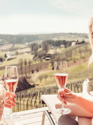 Wellness-Gutschein für die beste Freundin: So schenkst du echte Auszeit Symbolfoto