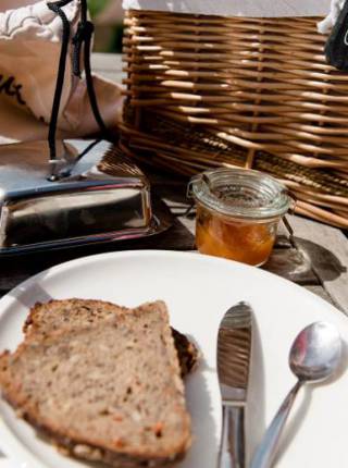 Chalets mit Frühstück in der Steiermark: Adults Only Genuss im WeinHAUS Symbolfoto