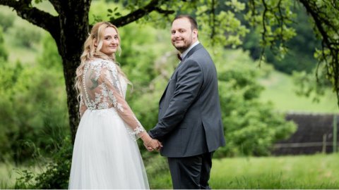 Kleine Hochzeit im Garten, Bild 1/1