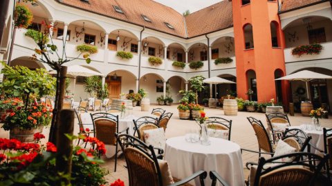 Übernachten bei Hochzeiten im Weinschloss Thaller – Tipps für Hochzeitsgäste, Bild 1/1