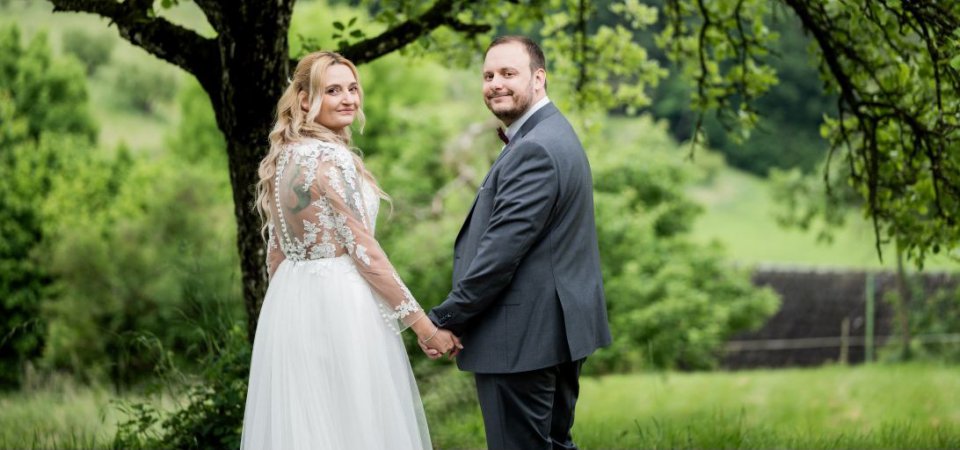 Kleine Hochzeit im Garten, Bild 1/1
