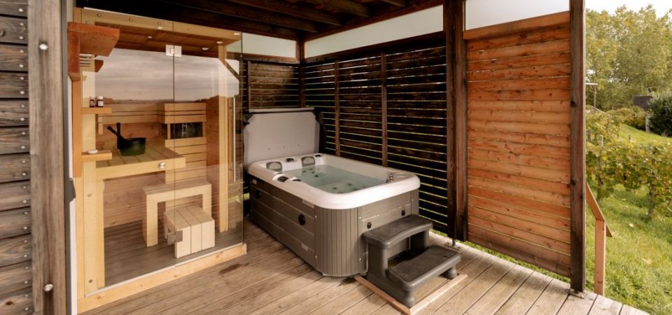 Wellnessurlaub mit eigener Sauna & Whirlpool, Bild 1/1